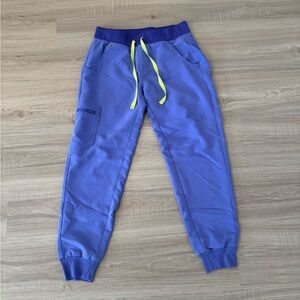 Figs Women’s Blueberry Jogger Scrub Pants - Size Small Petite